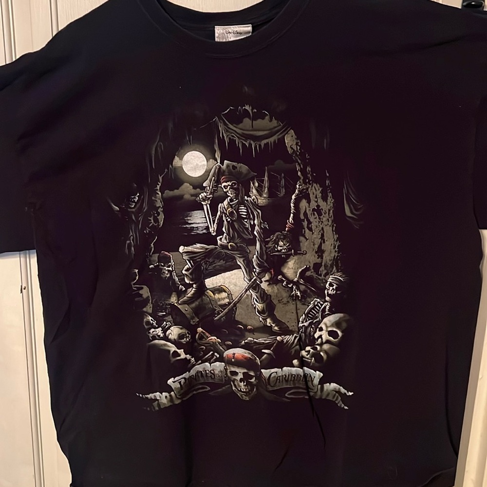 Vintage Disney Pirates of the Caribbean Shirt